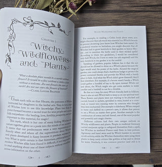 A Floral Grimoire, Plant Charms, Spells, Recipes, and Rituals