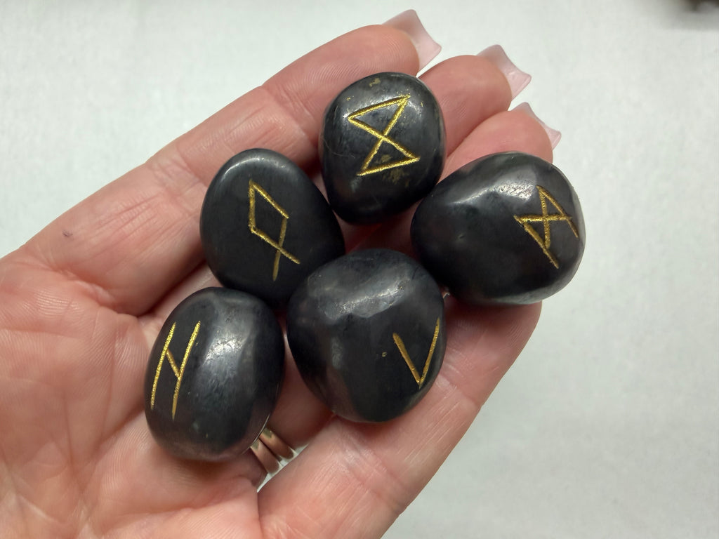 Shungite Rune Set, 25 Natural Gemstone Elder Futhark Runes with Velvet Bag and Cheat Sheet