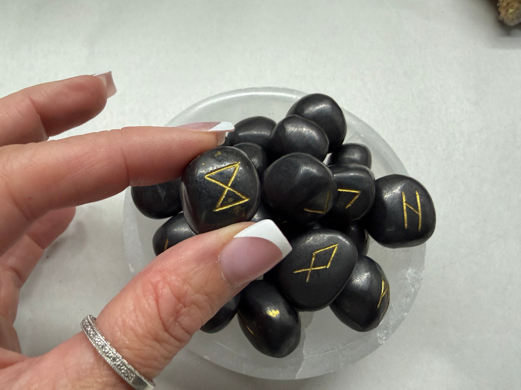 Shungite Rune Set, 25 Natural Gemstone Elder Futhark Runes with Velvet Bag and Cheat Sheet